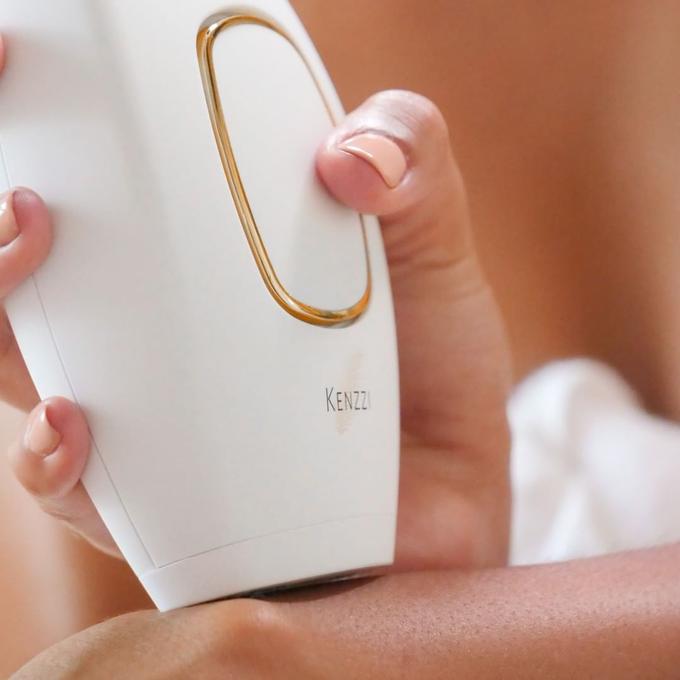 Obtenez une peau douce et lisse toute l’année avec l’appareil laser domestique KENZZI.